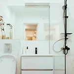 Bright 2Br Flat - Top Location - Amazing Balconies