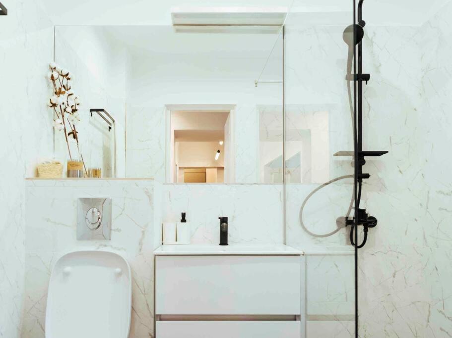 Apartment Bright 2br Flat - Location - Amazing Balconies *